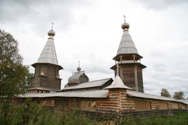 Под архангельском. Достопримечательности Поморья. Храмы из лиственницы в Поморье.