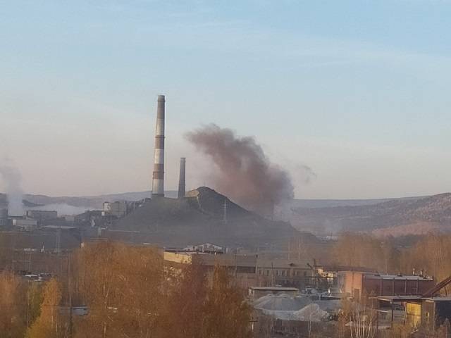 Погода в городе южноуральск. Южноуральск Челябинская область. Карабашский медеплавильный завод. Южноуральск заводы. Экология Южноуральск.