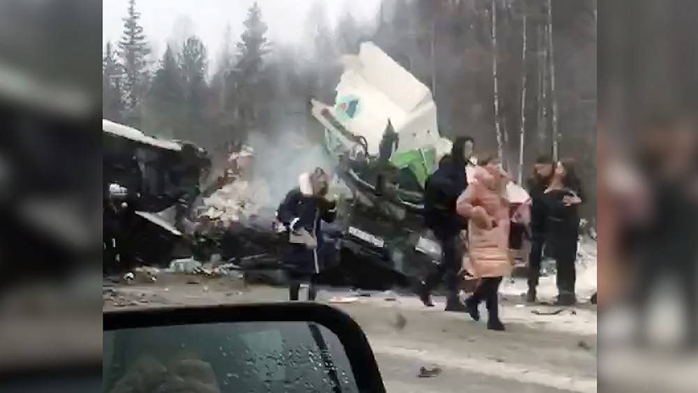 Первые минуты после. ДТП В Кузбассе за последние 2 Яшкинского района. Первые минуты после аварии видео. Наталья Яшкинский Вольво авария 14 августа.