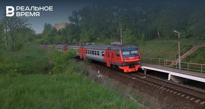 Электричка высокая гора. Электричка Нижний Новгород Казань. Электричка Казань высокая гора. Поезд электричка Нижний Новгород Казань. Пригородный поезд Нижний Новгород Казань.