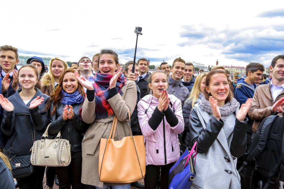 Куда сходить в санкт петербурге молодежи. Молодежь Санкт-Петербурга. Санкт-Петербург люди. Питер молодежь. Студенты Санкт-Петербурга.