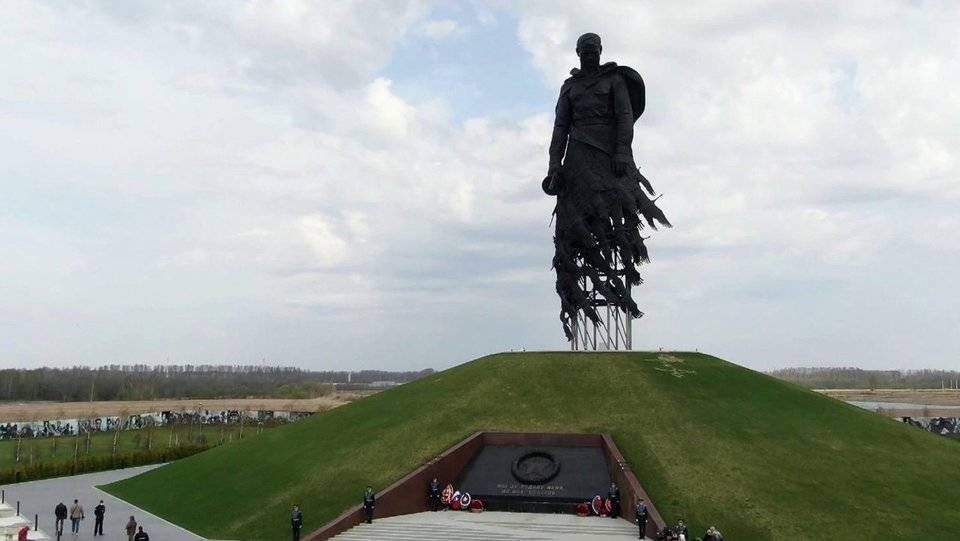 21 июня ржевский мемориал. РЖЕВСКИЙ мемориал музей. Музей во Ржеве у мемориала. РЖЕВСКИЙ мемориал советскому солдату музей. Музей Победы Ржев.