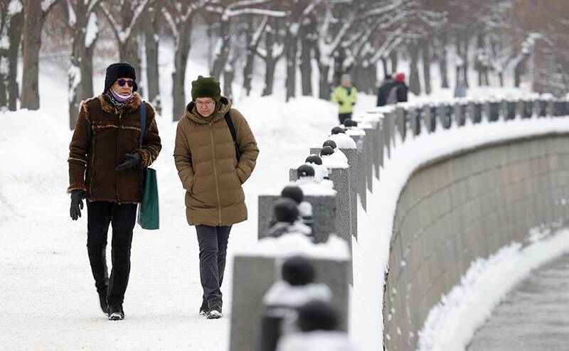 Москва теплая зима. Конец января. Предупреждают о резком похолодании. Москвичей предупредили о похолодании. Аномальная тёплая зима картинки.