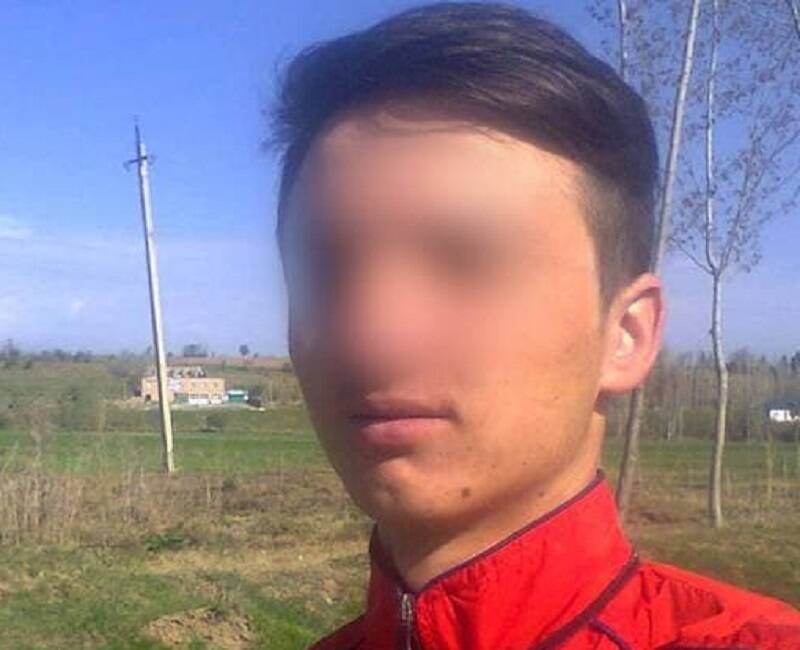 Отказываются от таксистов таджиков. 26 Летний парень. Аэропорт Пулково убили таксиста. 24 Летний парень.