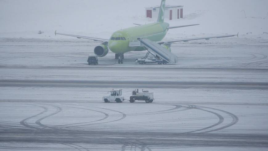 В минском аэропорту самолет. Самолет Мурманск Минск. UBUBYN BP ktnfk rjvgfyb.