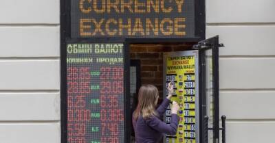 Андрей Гойлов - В ближайшее время курс доллара и евро упадет — эксперты - delo.ua - Украина