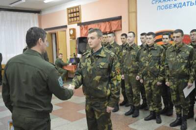 Фотофакт: в Лидской авиабазе чествуют военнослужащих, выслуживших установленные сроки - grodnonews.by - Белоруссия