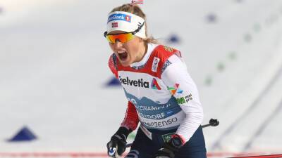 Наталья Непряева - Тереза Йохауг - Фрида Карлссон - Лыжница Йохауг выиграла гонку преследования на этапе КМ в Руке, Непряева — 12-я - russian - Норвегия
