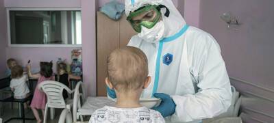 Михаил Охлопков - Более 10 тысяч детей в Карелии заразились коронавирусом - stolicaonego.ru - республика Карелия