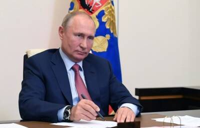 Владимир Путин - Путин просит кабмин подготовить план действий в связи с появлением нового штамма COVID-19 - interfax-russia.ru - Россия