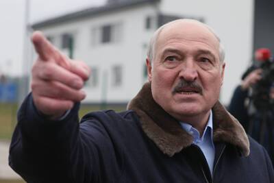 Владимир Путин - Александр Лукашенко - Лукашенко предложит Путину вернуть в Белоруссию ядерное оружие при одном условии - lenta - Россия - Белоруссия - Польша