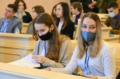 Российские студенты стали слушателями Международной молодёжной парламентской школы - pnp - Россия - Украина - Санкт-Петербург - Армения - Казахстан - Узбекистан - Молдавия - Белоруссия - Киргизия - Сербия - Туркмения - Азербайджан