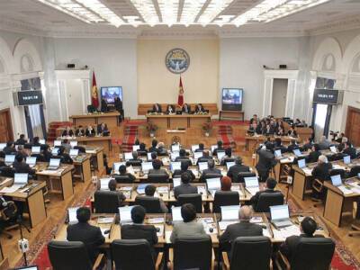 По данным ручного подсчета почти 29% протоколов в парламент Кыргызстана проходят 7 партий - trend.az - Киргизия