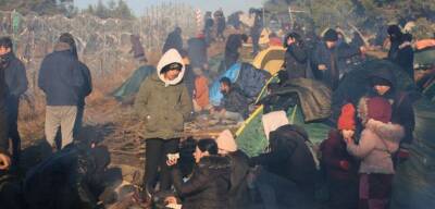ЕК предоставила право беженцам на белорусской границе просить убежища в сопредельных странах - runews24.ru - Белоруссия - Польша - Литва - Латвия