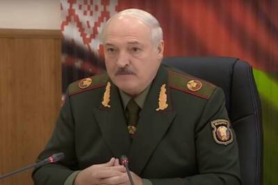 Александр Лукашенко - Лукашенко объяснил свои появления в военной форме - mk.ru - Белоруссия