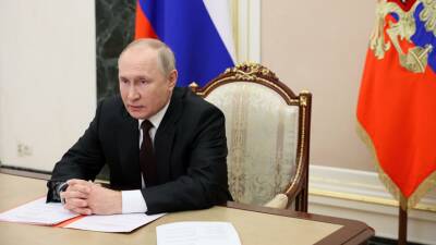 Владимир Путин - Путин поблагодарил волонтёров за их активную деятельность - russian - Россия