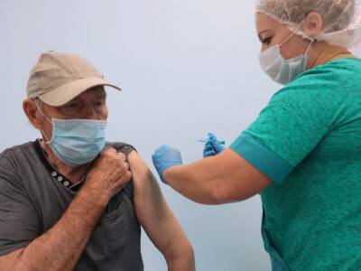 Вильям Де-Блазио - В Нью-Йорке вводят обязательную вакцинацию для сотрудников всех частных компаний - unn.com.ua - США - Украина - Киев - New York - Нью-Йорк - Нью-Йорк