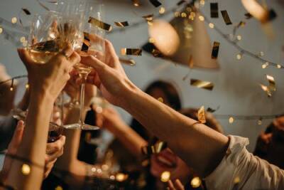 В Госдуме потребовали ограничить продажу алкоголя в Новогодние праздники - bloknot.ru - Москва - Россия - Хасавюрт - Госдума
