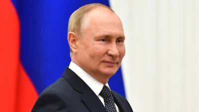 Владимир Путин - Президент - Путин пошутил, что ему постоянно приходиться обсуждать с кем-то тему санкций - russian - Россия - Греция