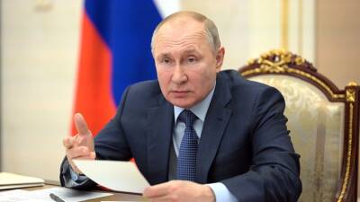 Владимир Путин - Путин назвал навязанные соцсетями манеры поведения причинами буллинга - vm - Россия