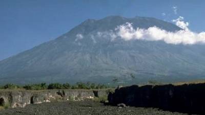 Россияне сняли вирусный порно-ролик на вершине священного вулкана на Бали - newinform.com