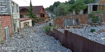 Борис Бабин - «Камни с неба подвезли!»: В сети опубликовали фотожабу на потоп в Ялте (ФОТО) - enovosty.com - Крым - Ukraine