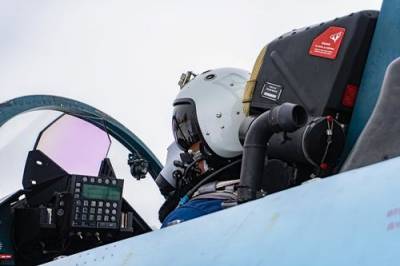 queen Elizabeth - Пилот российского Су-24 снял на видео из кабины облет боевых кораблей НАТО на Балтике - argumenti.ru - Англия - Балтика