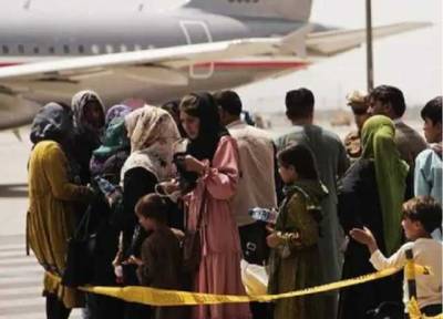 В Кабуле люди штурмуют аэропорт, талибы открыли стрельбу - novostiua.news - Украина - Афганистан - Кабул - территория Международный Аэропорт