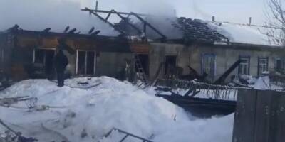 Женщина и два ребенка погибли при пожаре в поселке под Новосибирском - runews24.ru - Новосибирск - Новосибирская обл. - район Мошковский