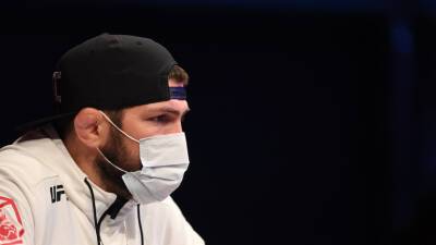Хабиб Нурмагомедов - В команде Нурмагомедова рассказали о состоянии экс-чемпиона UFC - russian - Скончался