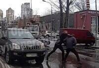 Надежда Максимец - Водитель внедорожника избил человека за замечание о парковке: его арестовали на два месяца - vlasti.net - Украина - Киев