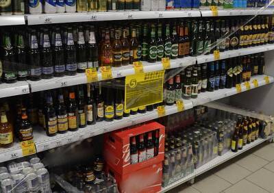 Депутат Госдумы предложил запретить продажу алкоголя в выходные - ya62.ru - Россия - Госдума