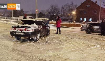 В Тюмени случилась первая авария из-за сильного снегопада - nashgorod.ru - Тюмень
