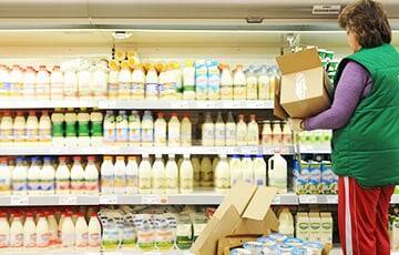 Сергей Козлов - В бобруйских магазинах заметили молоко с наклейками на китайском языке - charter97.org - Китай - Белоруссия - Бобруйск