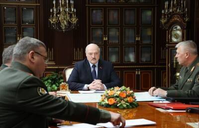 Александр Лукашенко - Виктор Хренин - Лукашенко: Учения планировали начать в феврале. Точную дату определяйте, чтобы нас не упрекали потом, что мы войска стянули и воевать собираемся - ont.by - Россия - Белоруссия