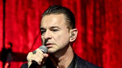 Знаменитости - Фронтмен Depeche Mode раскрыл поклонникам тайну своей карьеры - 5-tv.ru
