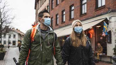 В Швеции ужесточают меры из-за ситуации с коронавирусом - russian - Швеция - Финляндия