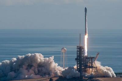 SpaceX перенесла запуск спутников Starlink из-за непогоды - aif - США - шт.Флорида