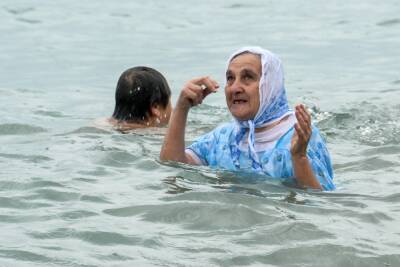 Иисус Христос - Не смываем грехи: почему христиане купаются в проруби на Крещение? - akcenty.com.ua - Украина - Facebook