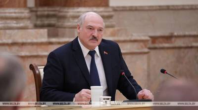 Александр Лукашенко - Игорь Сергеенко - Лукашенко выступил за закрепление в Конституции обязанности граждан заботиться о своем здоровье - belta.by - Белоруссия