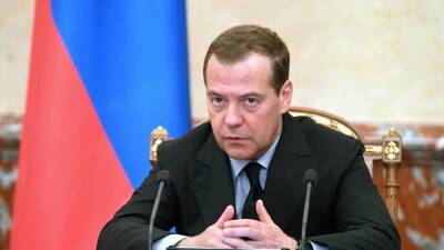 Дмитрий Медведев - Медведев спрогнозировал увеличение притока мигрантов в Россию - russian - Россия
