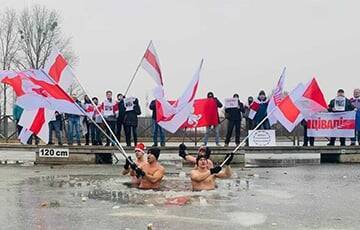 «Это наш флаг нас греет» - charter97.org - Белоруссия - Польша