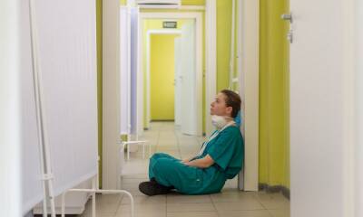 В больнице, где умерли две медсестры, была тяжелая обстановка: Следком взял дело на контроль - gubdaily.ru - Сургут