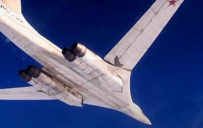 Стратегические бомбардировщики Ту-160 ВКС РФ выполнили длительный полёт в арктических широтах - topwar - Россия - США