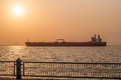 На танкере с российским экипажем в Черном море вспыхнул пожар - aif - Англия - Молдавия - Сирия - Латакия