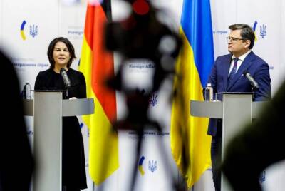 Анналена Бербок - Глава МИД Германии призвала Запад не смешивать Украину с территорией НАТО - topwar - США - Украина - Киев - Германия - Берлин - территория Nato