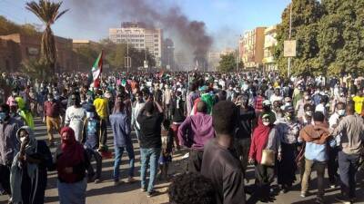 Абдалла Хамдок - Новые протесты против переворота в Судане: два человека ранены, полиция применила слезоточивый газ - unn.com.ua - Украина - Киев - Судан - г. Хартум - Протесты