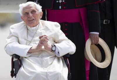 Бенедикт XVI (Xvi) - Почетный папа Бенедикт извинился за преуменьшение фактов педофилии - obzor.lt - Ватикан