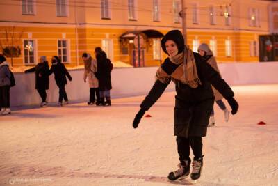 В Петрозаводске студенты смогли бесплатно покататься на коньках в праздник - karel.mk.ru - Россия - Петрозаводск