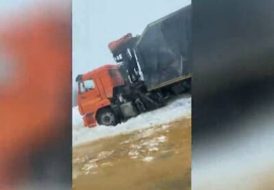 Два грузовика устроили серьезное ДТП под Липецком - 7info.ru - Липецк